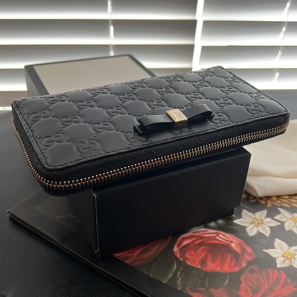 Authentic Gucci GG Guccissima Bow Zip Wallet - Picture 12 of 17